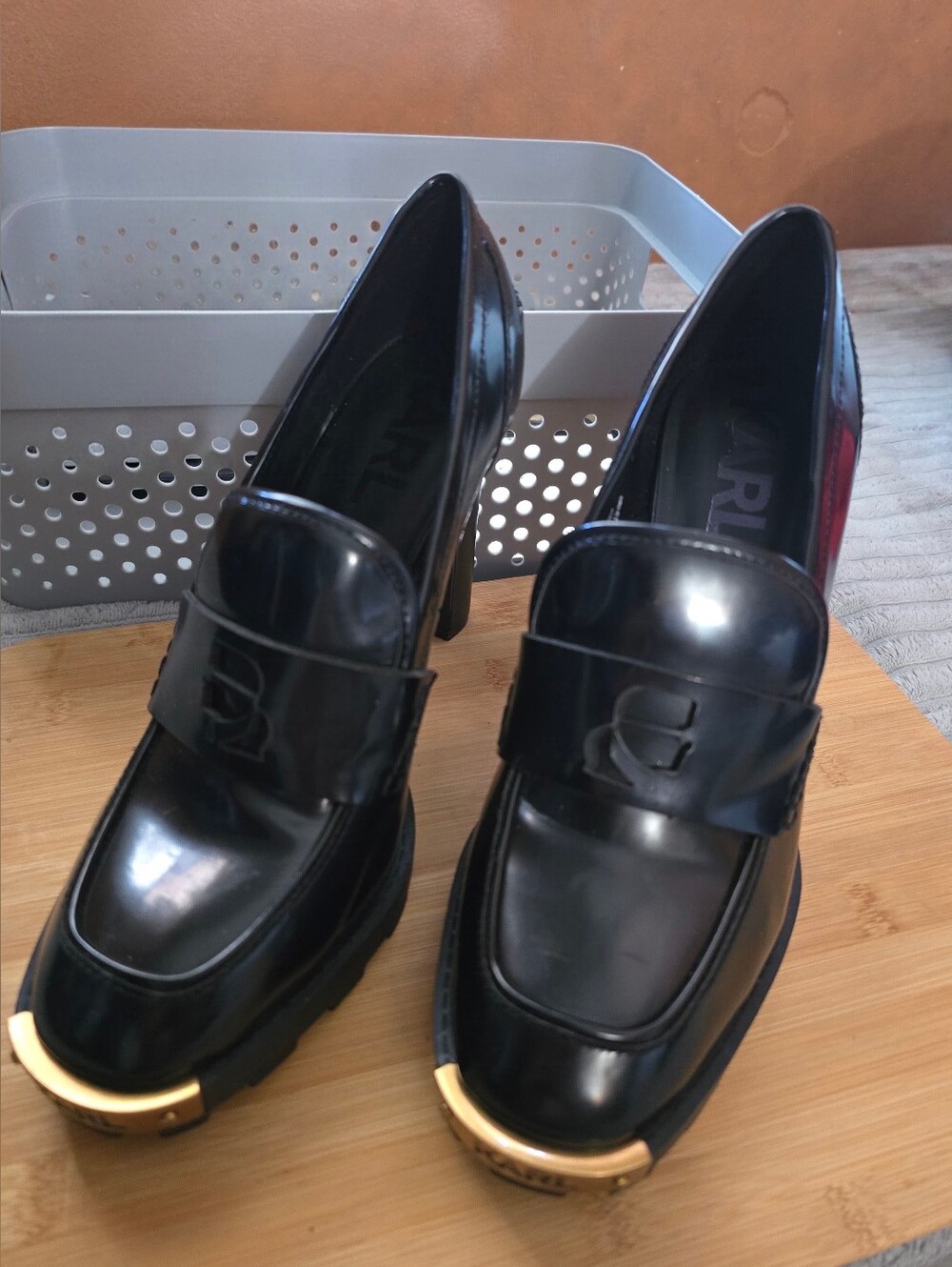 Women Karl Lagerfeld Black Heeled Loafer Pumps Size 8 - Picture 10 of 10